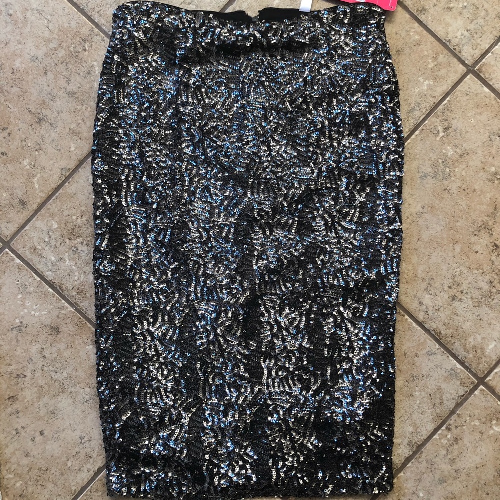 Silver sequins pencil skirt