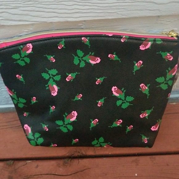 Betsey Johnson rose print cosmetic bag - Picture 2 of 2
