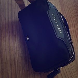 🏴✨Small Anya Hindmarch cosmetic bag 🏴✨