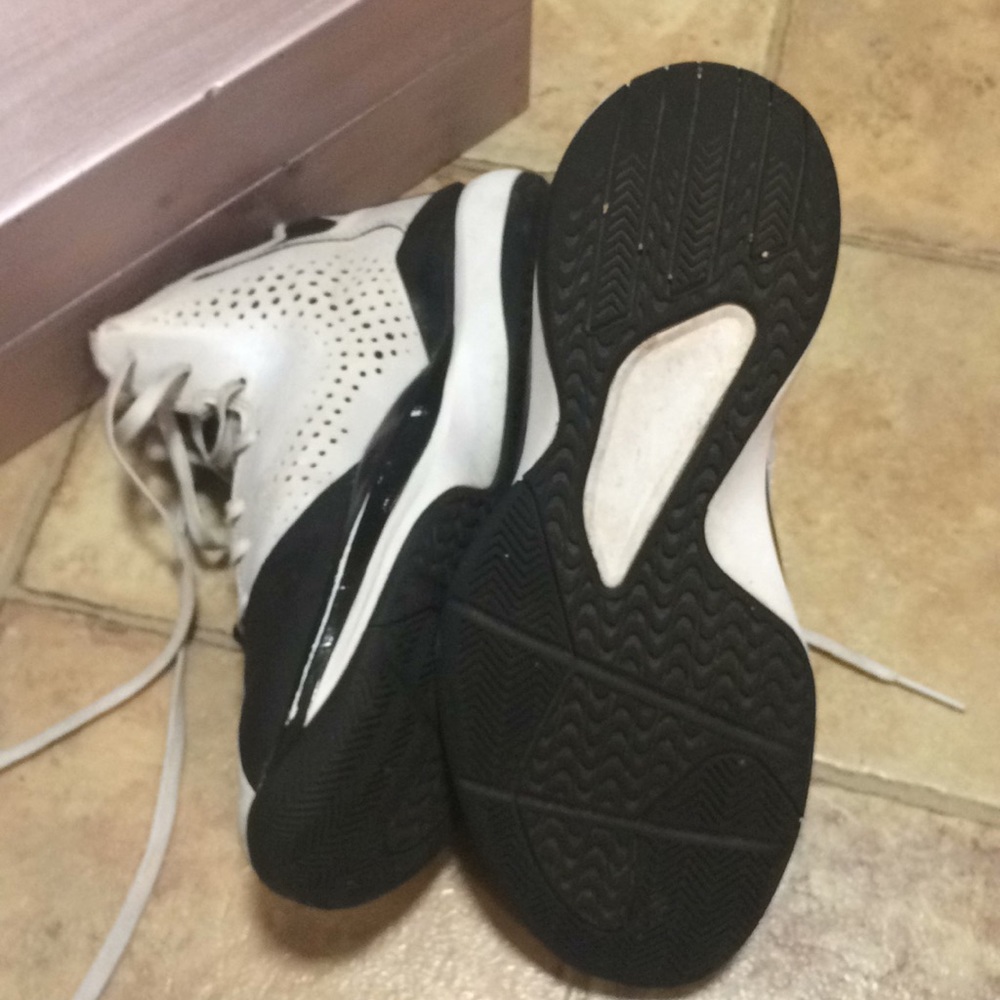 Adidas men’s size 7 sneakers - Picture 6 of 8