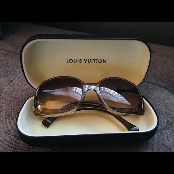 Authentic Louis Vuitton Sunglasses - Picture 2 of 9