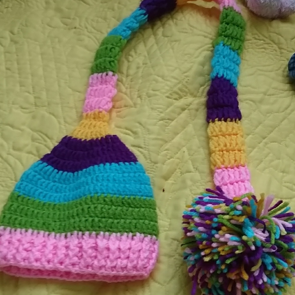 Baby knitted hat 0-12 mths