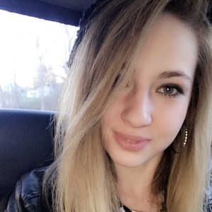 Meet your Posher, Holly