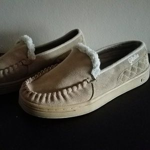 Globe moccasins