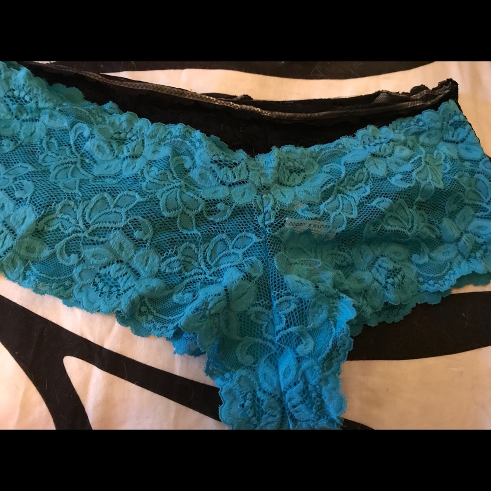 Bundle of 2 lace panties- never worn