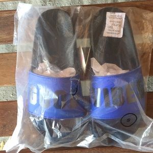 Victoria Secret pink brand slides