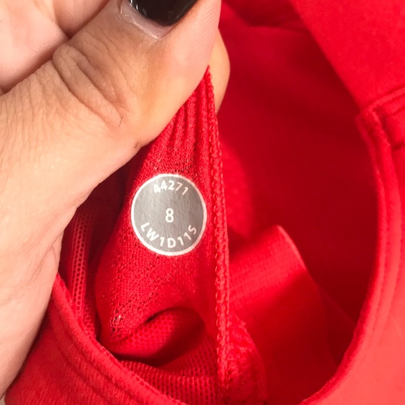 Lululemon - Picture 3 of 3