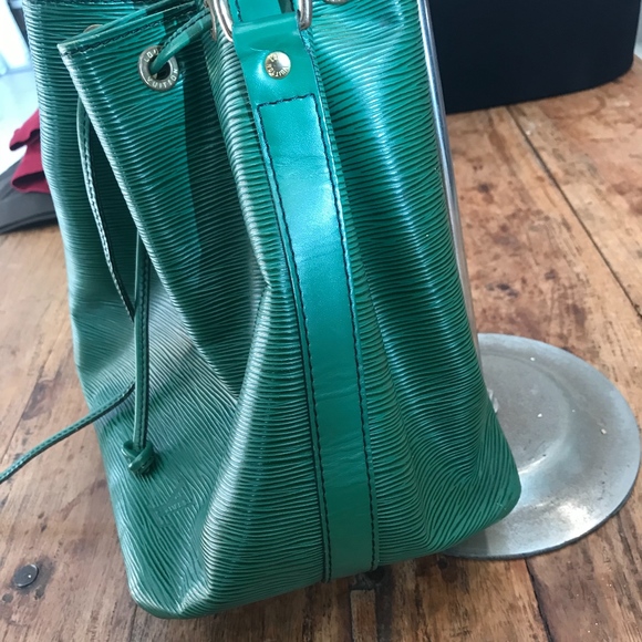 Louis Vuitton Bag - Picture 2 of 2