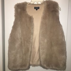 TOPSHOP faux fur vest size 4