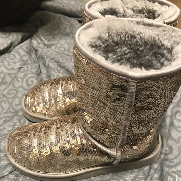 Authentic Short Silver Sparkly Uggs - Picture 2 of 5