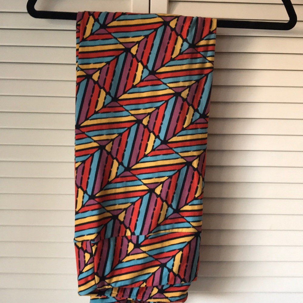 LuLaRoe TC leggings.