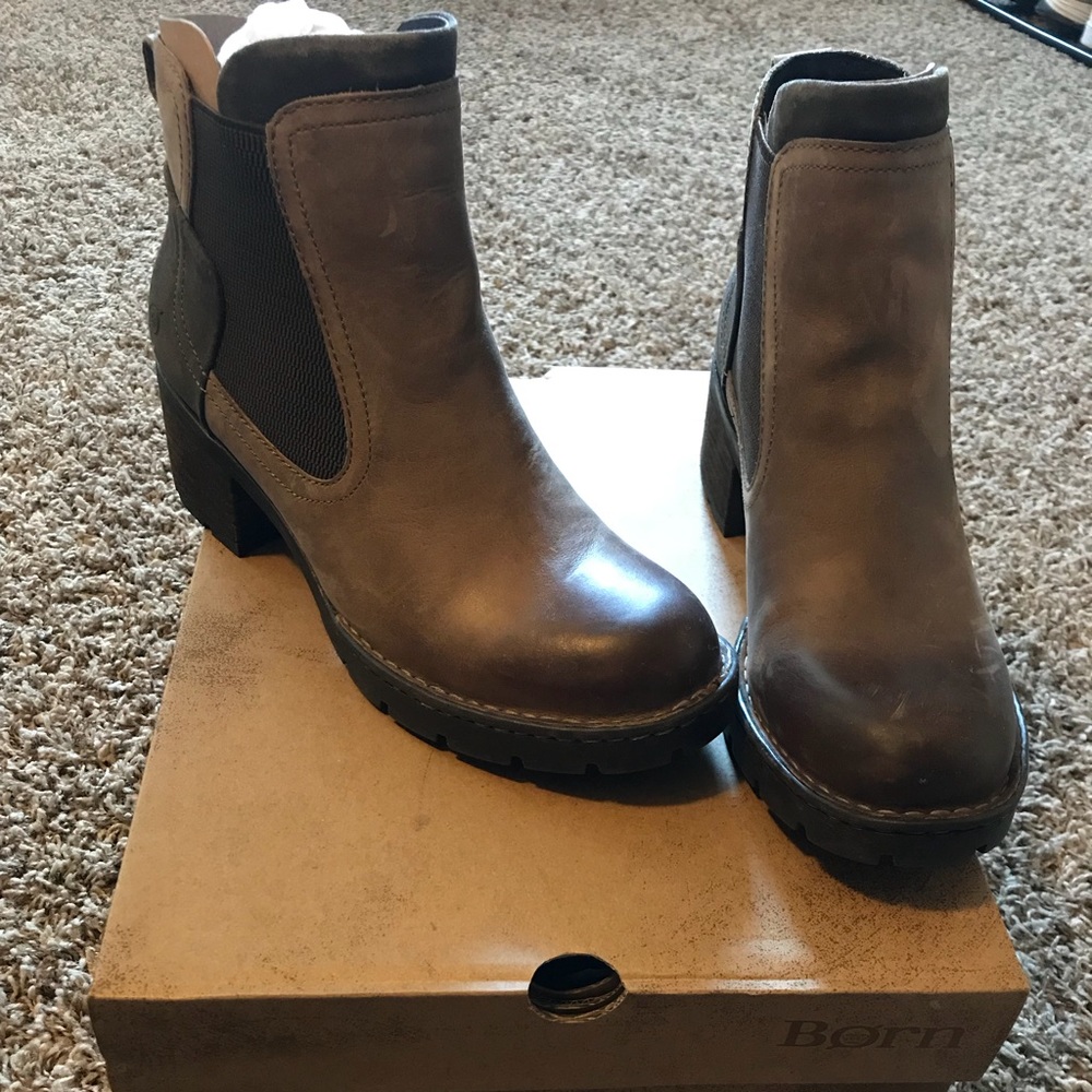 New in Box Born “Madyson” boots