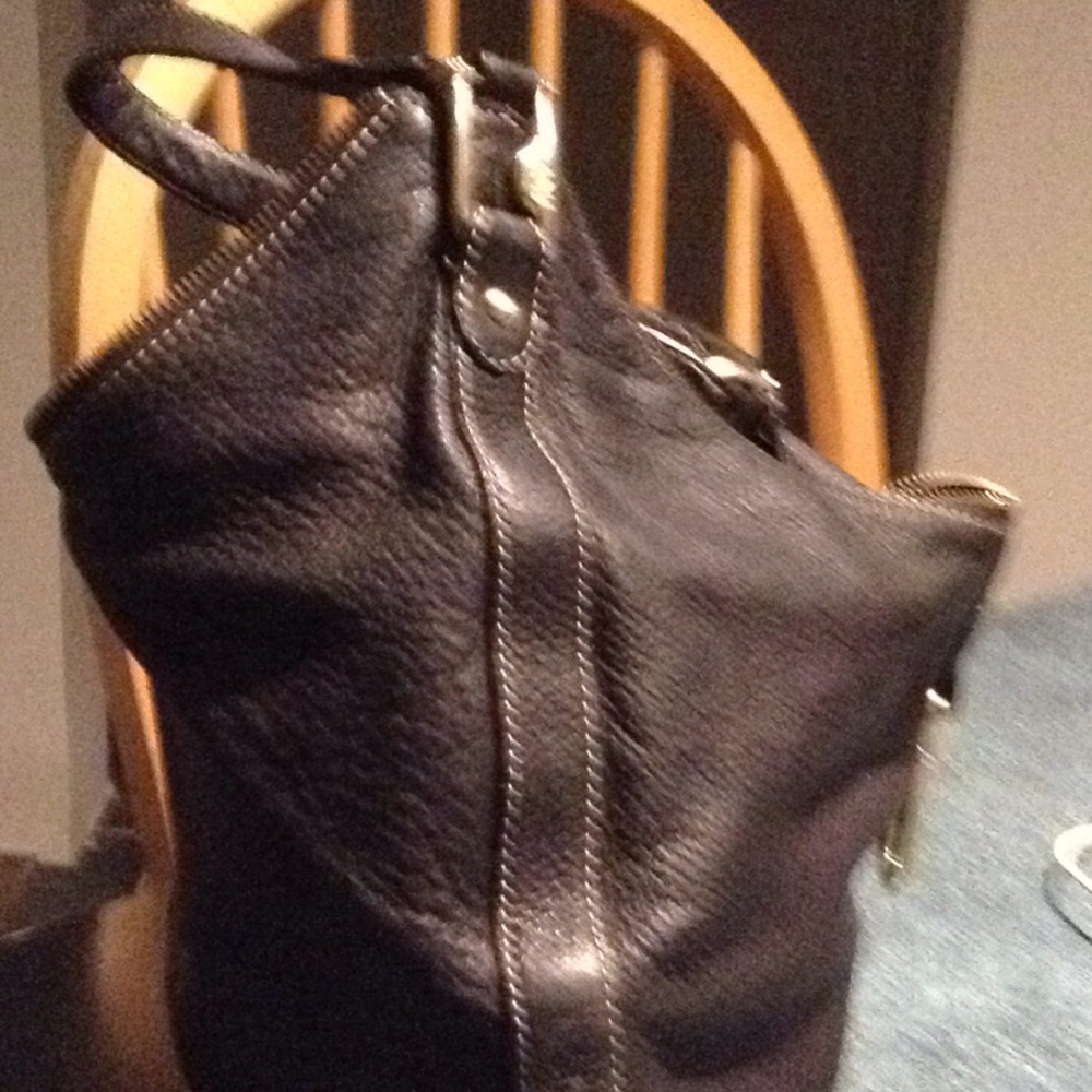 All leather Jones New York handbag