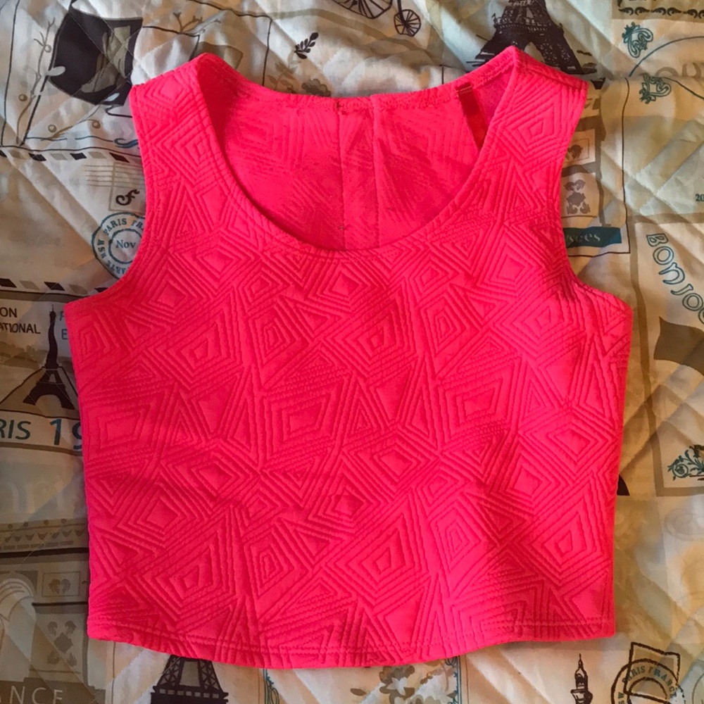 Bright pink crop top 💕💕