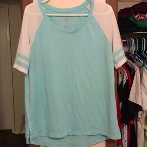 Cute blue & white relaxed T-Shirt! Size XL.