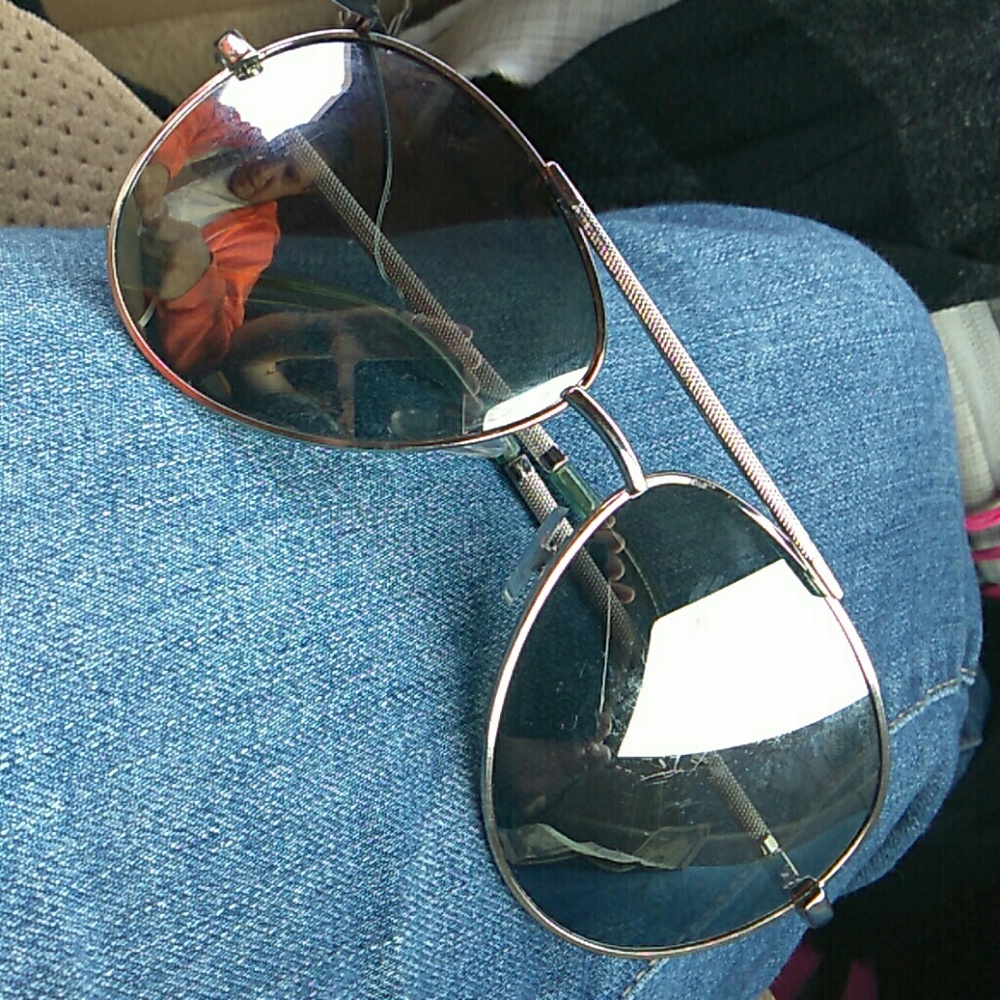 Juicy Couture Aviator Sunglasses