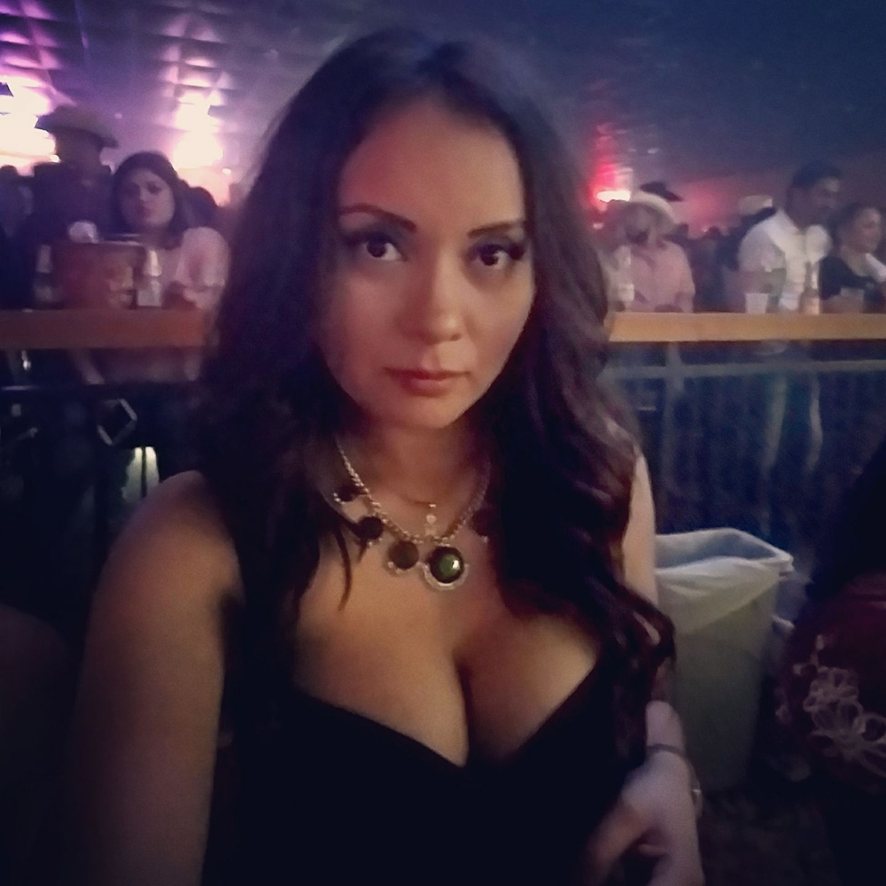 Meet your Posher, Mia