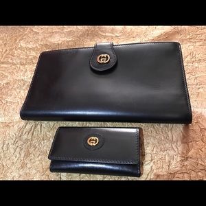 Black Gucci Wallet and Key Chain