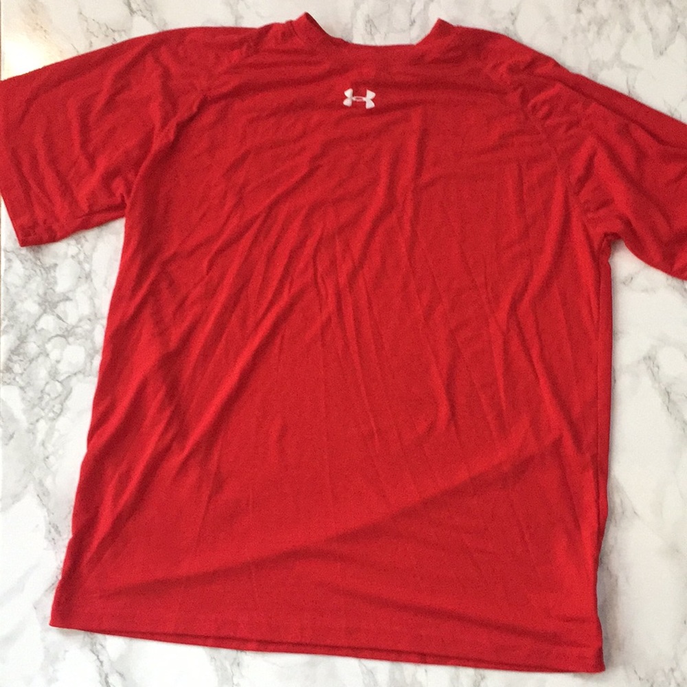 Under Armour red tshirt! Medium! Short sleeve!