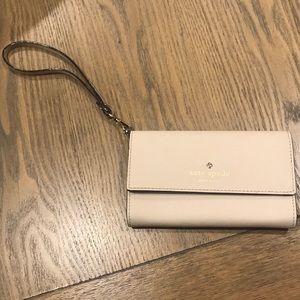 SALE! Kate Spade iPhone 7 Wristlet