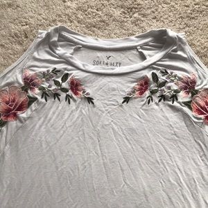American Eagle Cold Shoulder Top