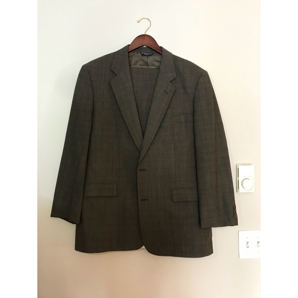 Brooks Stretch Suit