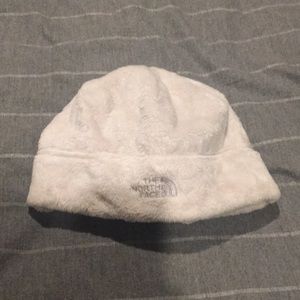 North face winter hat in cream