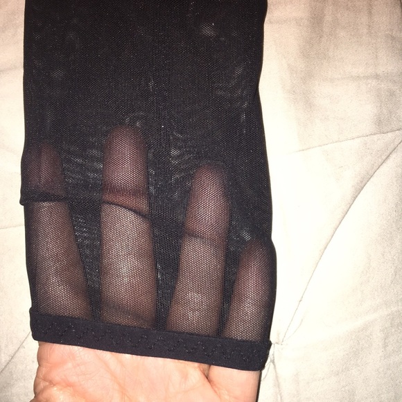 Lulu lemon top - Picture 2 of 4