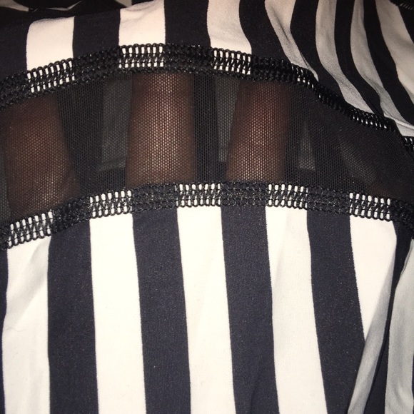 Lulu lemon top - Picture 3 of 4