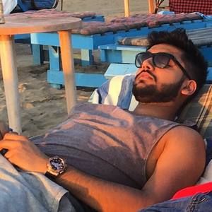 Meet your Posher, Devang