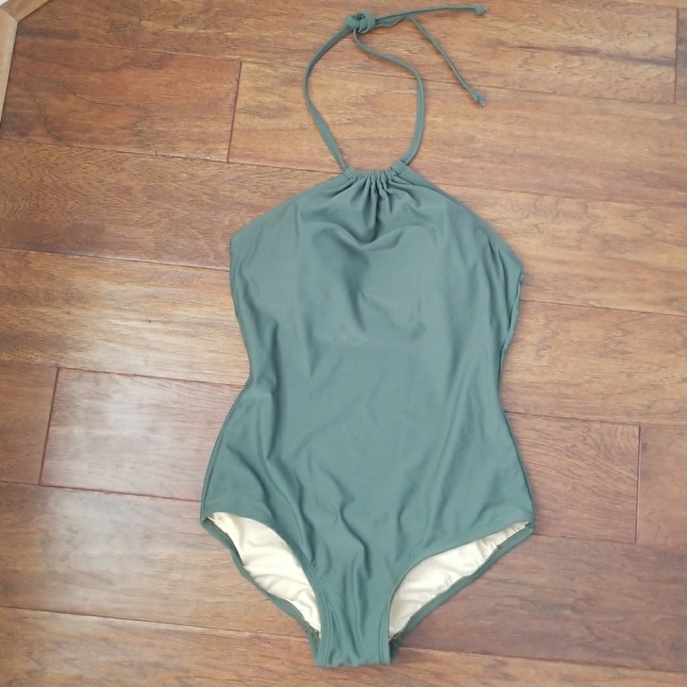Swimsuit - Picture 2 of 8