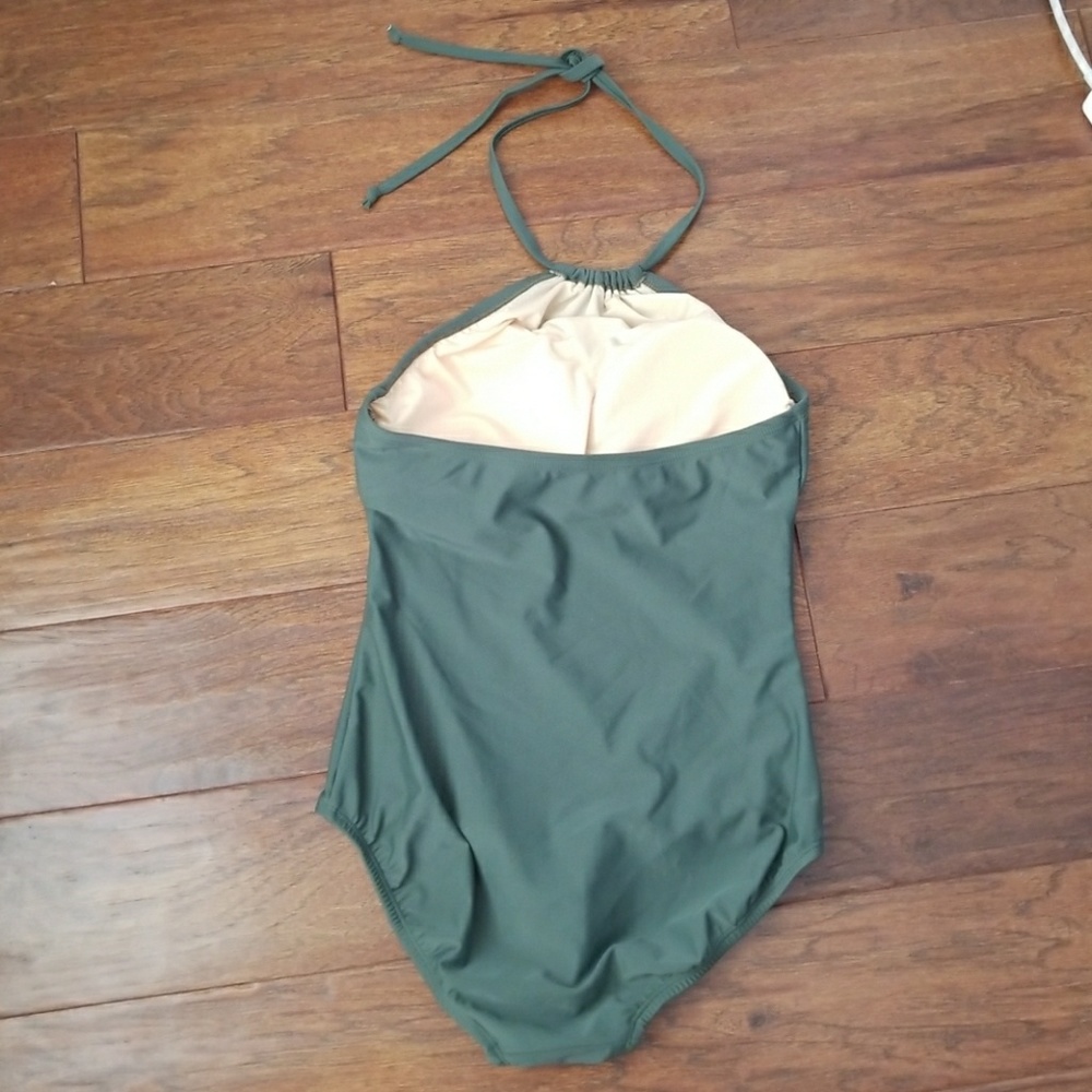 Swimsuit - Picture 5 of 8