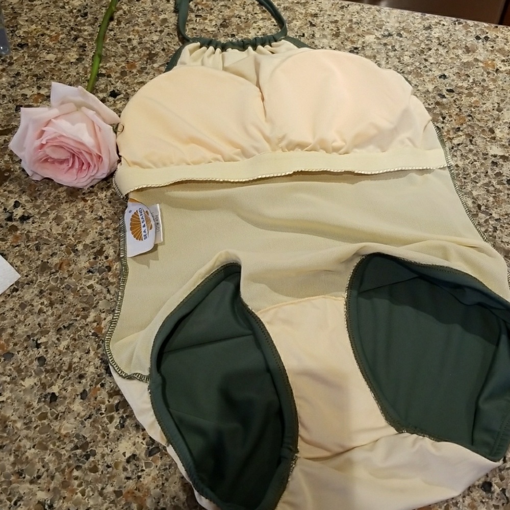 Swimsuit - Picture 4 of 8