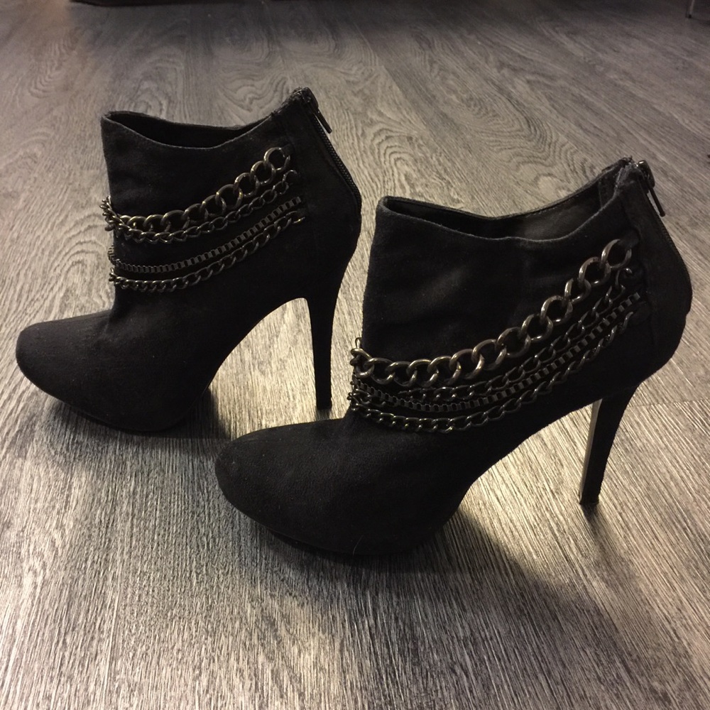 PAPRIKA DRAPE CHAIN BOOTIE size 8