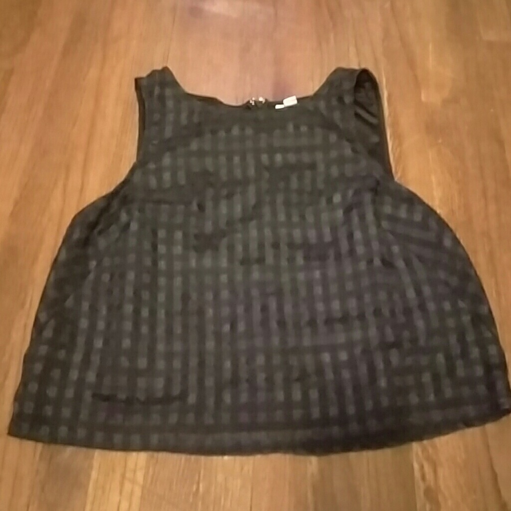 Black crop top