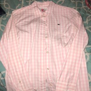 Pink and White Vineyard Vines button up shirt