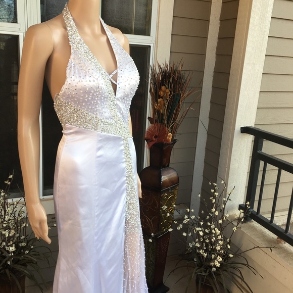 Exclusive for Diamonds bridal & formal dress - Picture 12 of 16