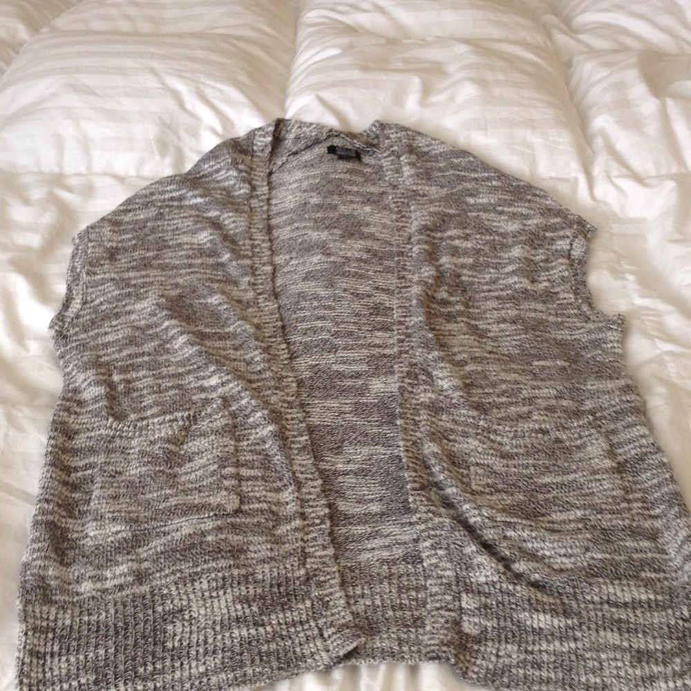 Gray &white cardigan