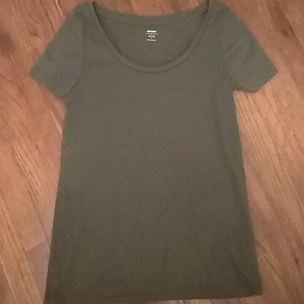 Old navy solid color tee