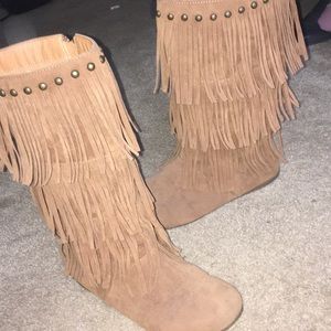 Women's Moccasin Boots!