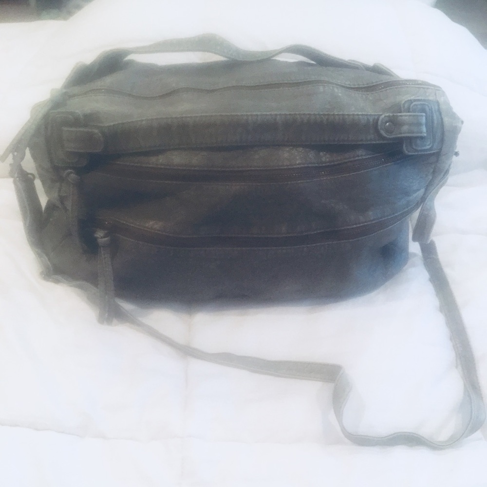 Medium size crossbody