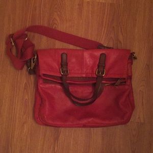 Fossil Explorer Tote in cranberry red