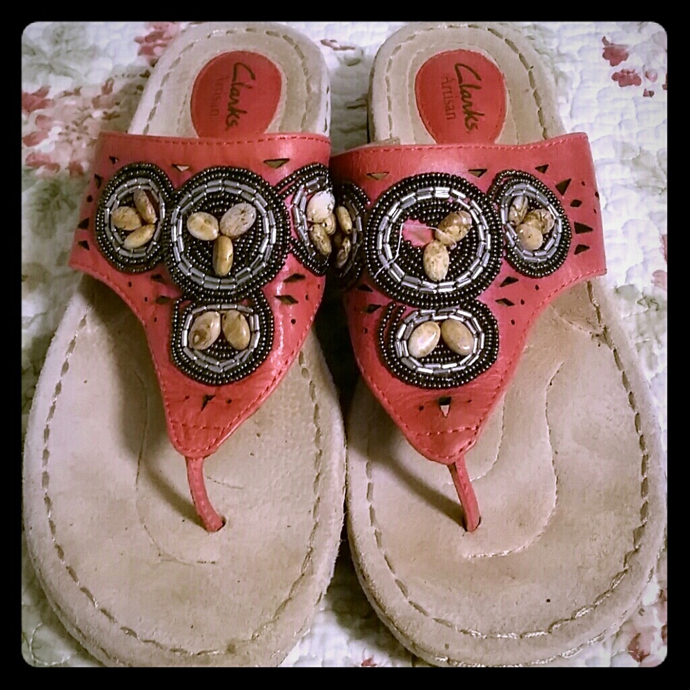 Clarks thong sandals. Size 9