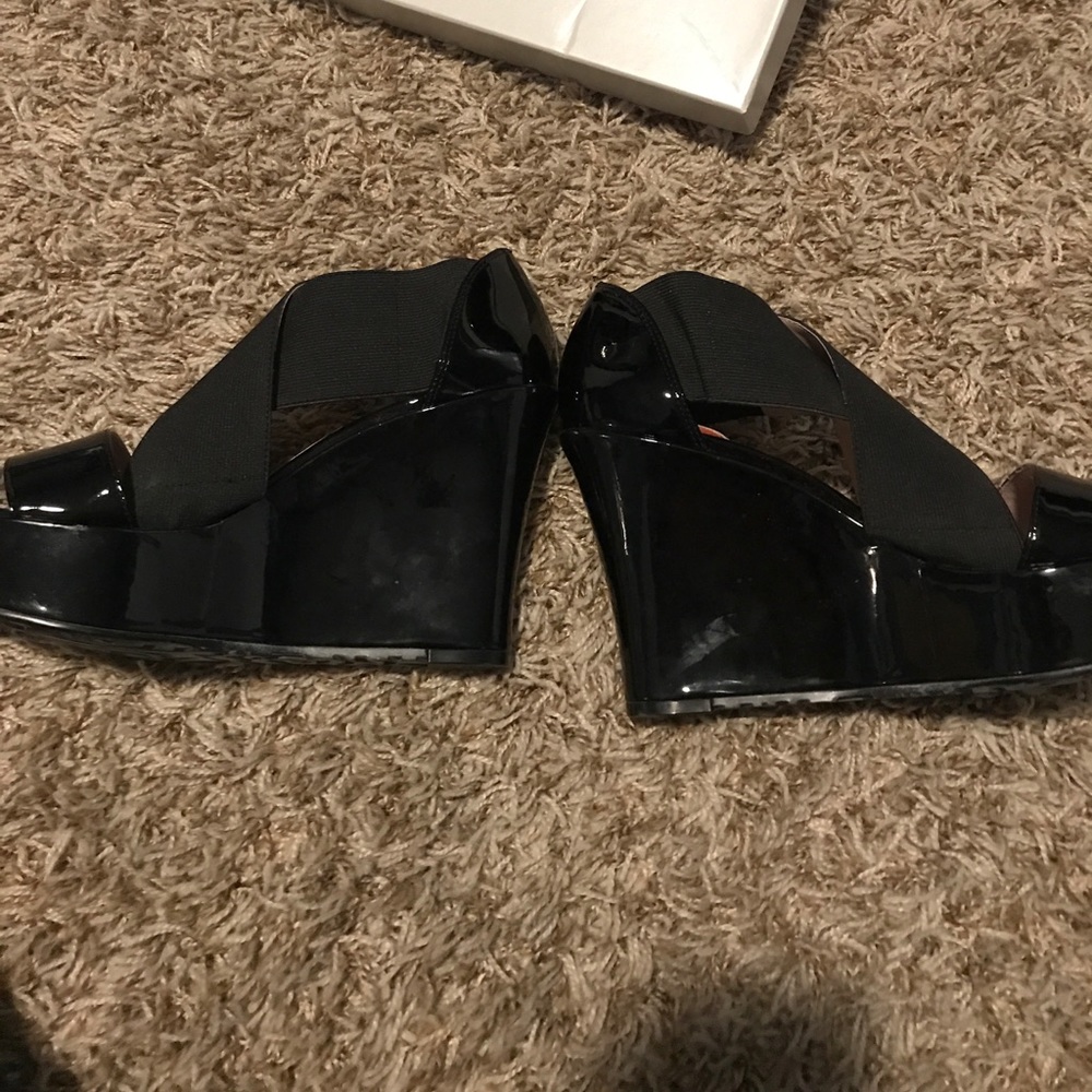 Taryn Rose wedge shoes - Picture 4 of 5