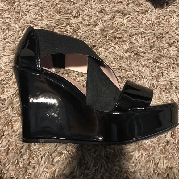Taryn Rose wedge shoes - Picture 2 of 5