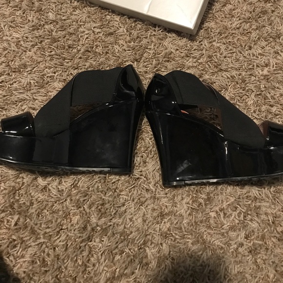 Taryn Rose wedge shoes - Picture 4 of 5