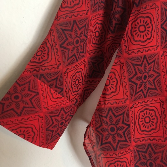 NWT CAbi Diamond Blouse Long Sleeves Open Back Red - Picture 5 of 7