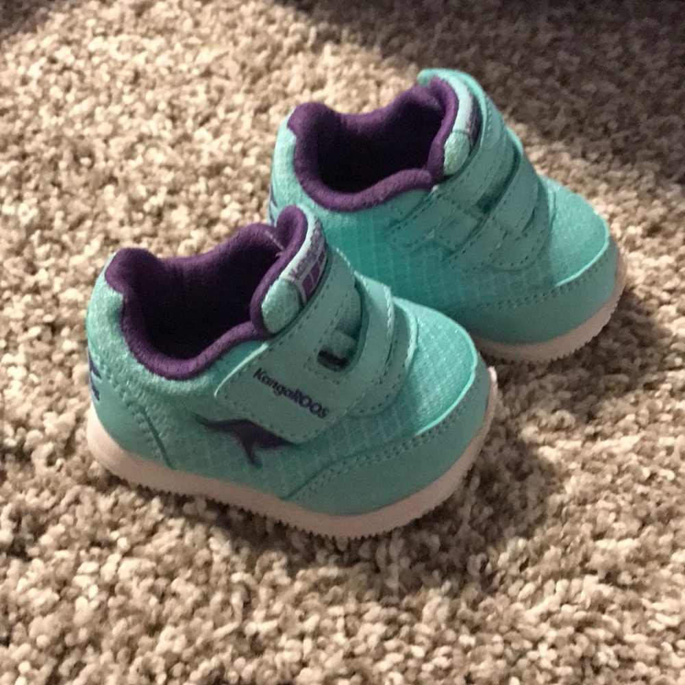 Baby girl tennis shoes