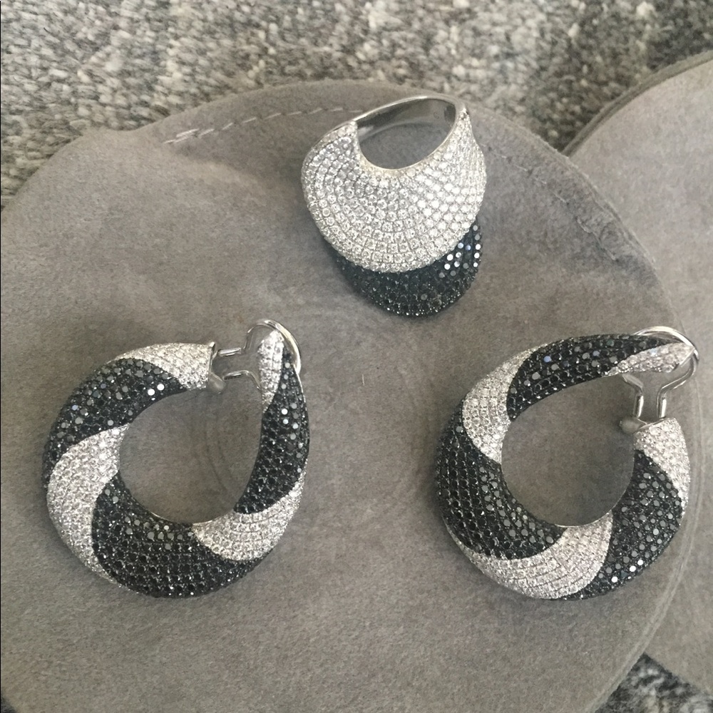 18k 5.2ct White & Black Diamond Earrings and Ring