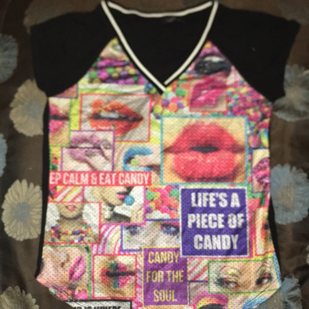 A love j shirt ,black and colorful
